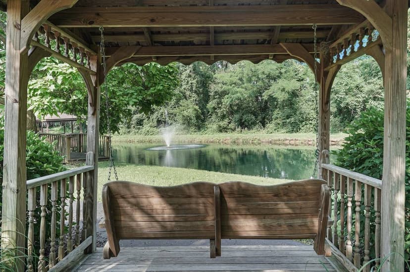 Brownsboro Park community space
